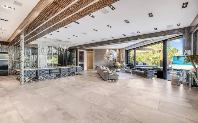 Villa Kaleida - Sleek Modern Sunset Villa With Eclectic Style & Infinity Pool