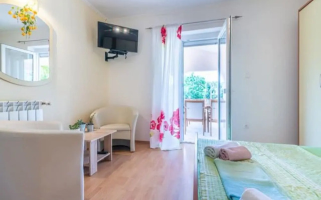 Barbara - Steps From the Beach - A4