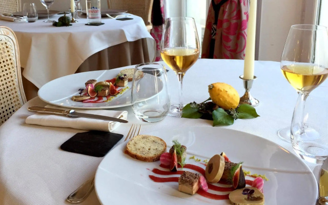 Logis Hôtel Restaurant Le Cheval Blanc