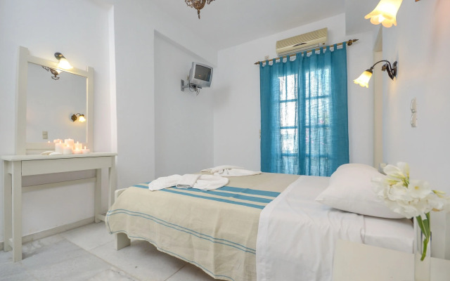 Agia Anna Studios & Apartments