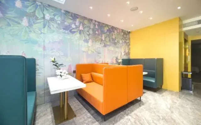 Trip.com Hotel (Xinzheng Xiasi International College Branch)