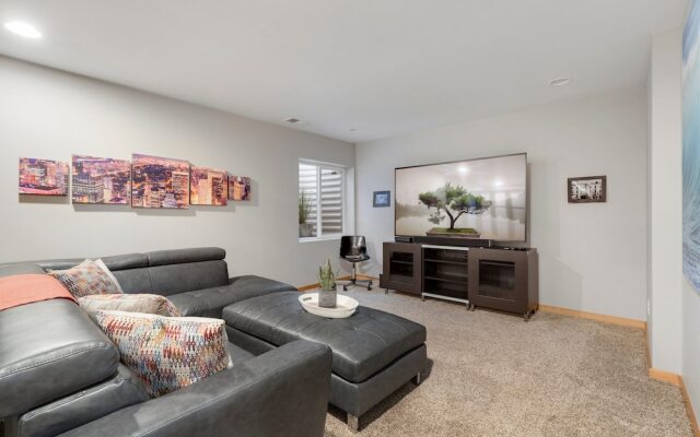 Sleek Home Near Old Town W/ Rftp Hot Tub & Mtn Views