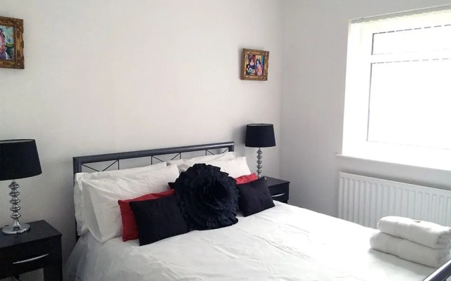 Stunning Waterfront Apartment