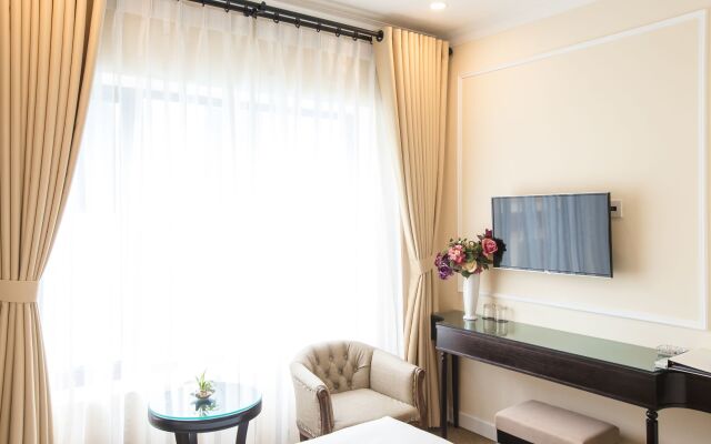 Dinh Elegant Hanoi Hotel