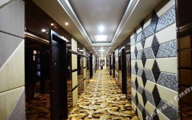Liquan Business Hotel