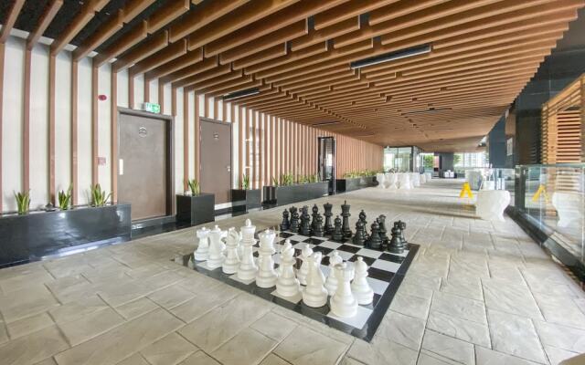 WelHome - Opulent Retreat With Panoramic Cityscape Views