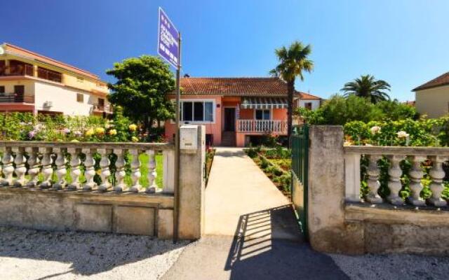 Holiday House Anica 1313