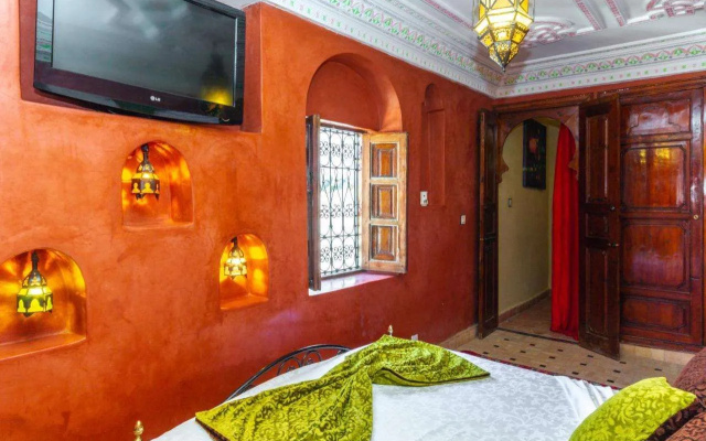 Riad Le Dromadaire Bleu by Weekome