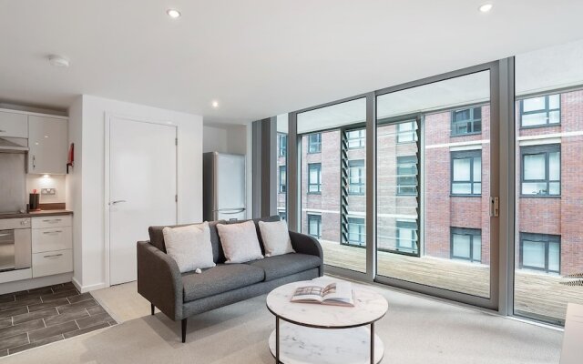 Stylish 2BR Apartment in Heart of Sheffield