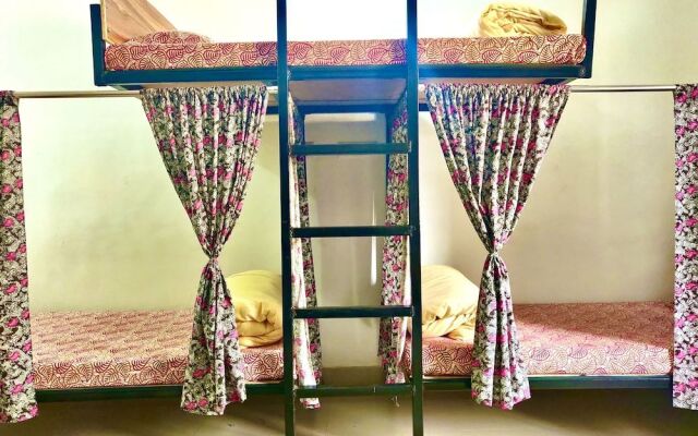 Hipostel Bir - Stay and Cafe