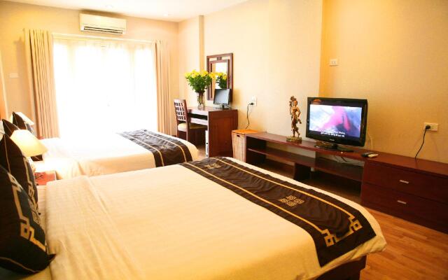 Golden Land Hotel