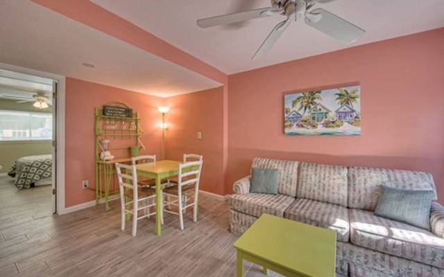 235 Mango - Little Palm