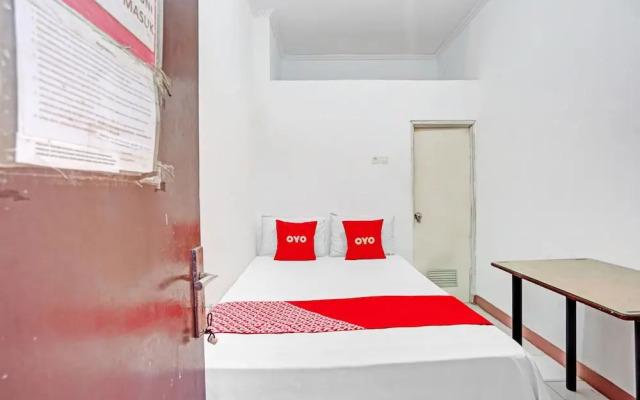 OYO 90790 Royale Nias