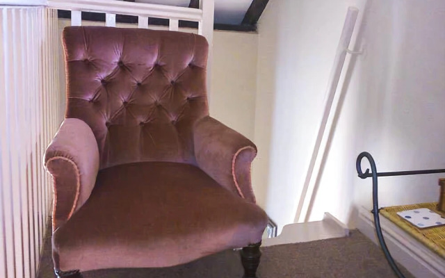 Host Stay Foxglove Cottage