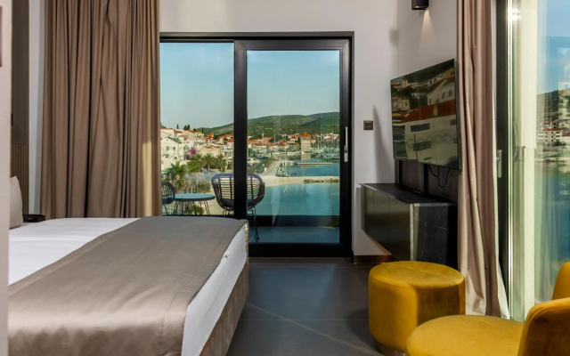 Marinus Beach Hotel