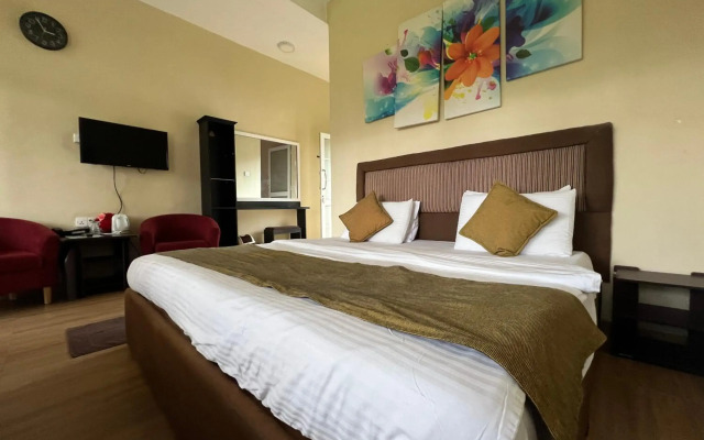 Hill Cool Hotel & Restaurant