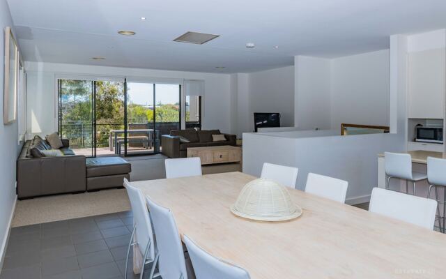 Stylish 4 Bedroom Condo