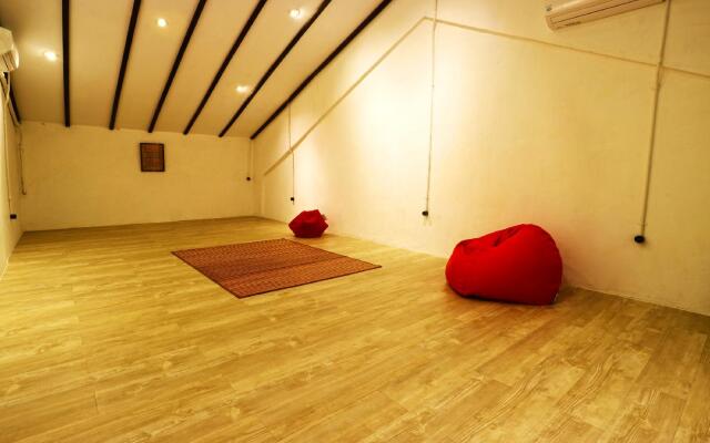 Mel's Dorm