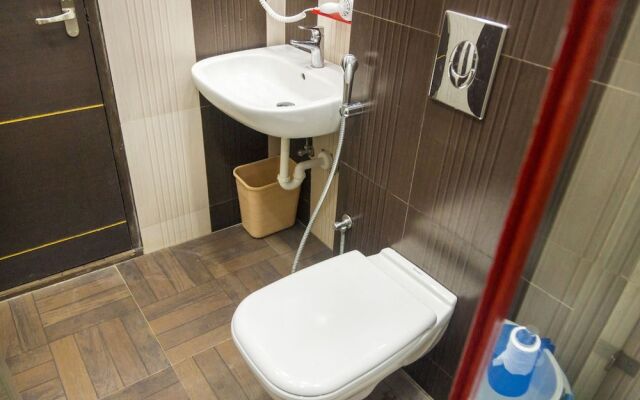 OYO 6144 Hotel M Plaza