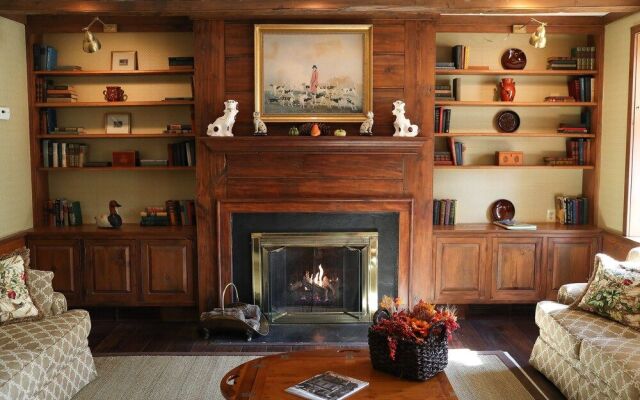 Golden Plough Inn At Peddlers Village