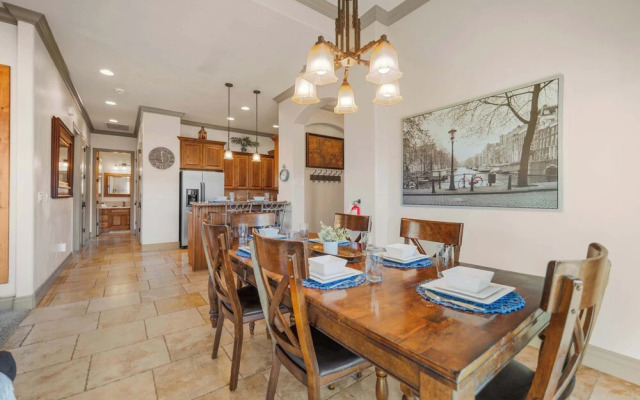 Coral Sunset Amenity-filled!