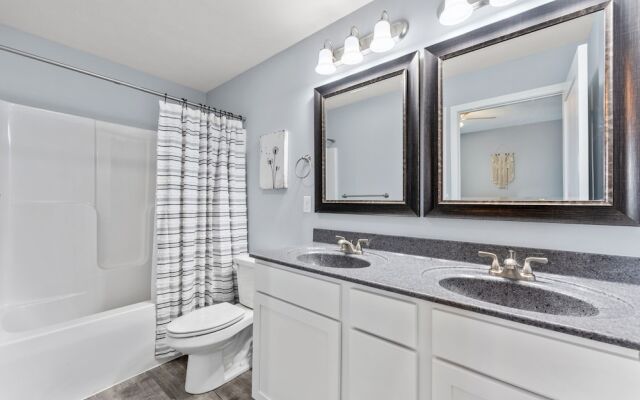 Endless Summer 3 Bedroom Condo by RedAwning