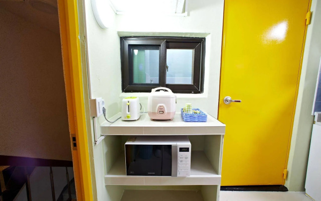 Rainbow Hotel Myeongdong