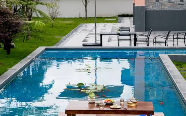 Tengchong Wonderlan Jibian Sanshe • Garden Mountain View Hot Spring • Villa Boutique Stay – Pool – Baoshan