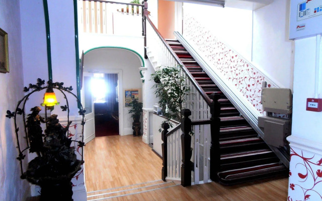 The Altavia Hotel