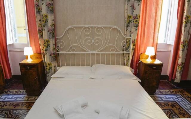 Questa Casa non è un Albergo
