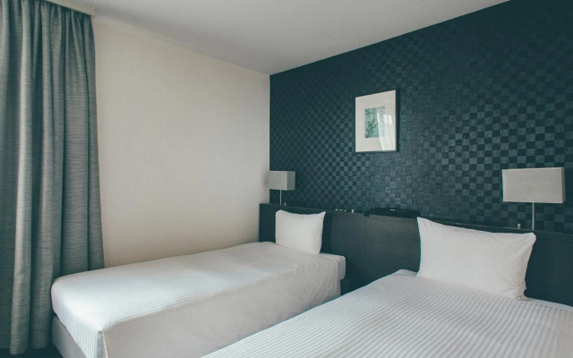 Hamilton Hotel Black