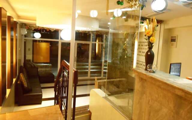 Ava Palm Suites