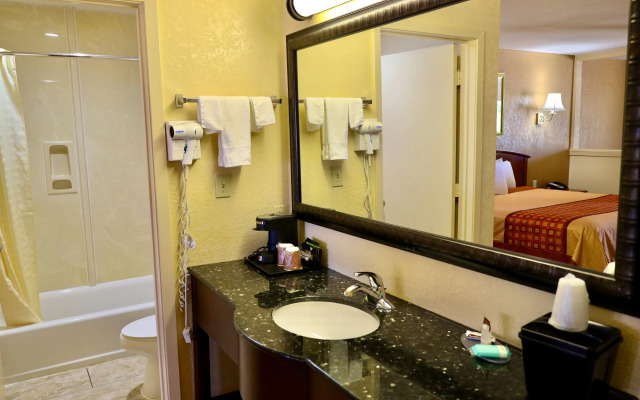 Regency Inn & Suites