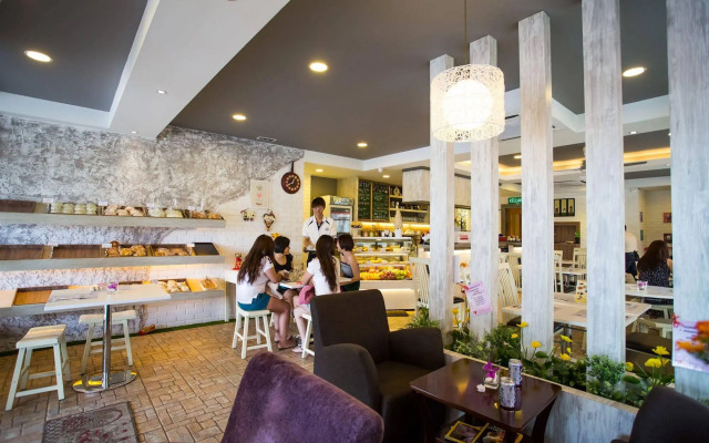 Sunshine Inn Plus