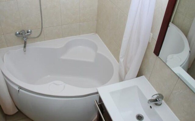 Apartments in Golden Triangle