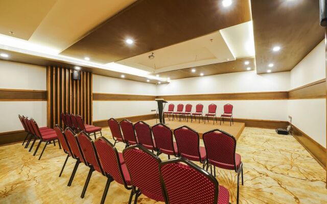Kpm Tripenta Hotel