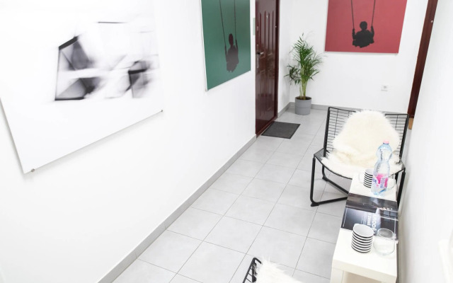 Cosy Studio In Central Party District.