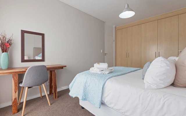 Manhattan Towers 507 by CTHA