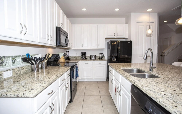 6BR Villa - 327 Marcello Blvd