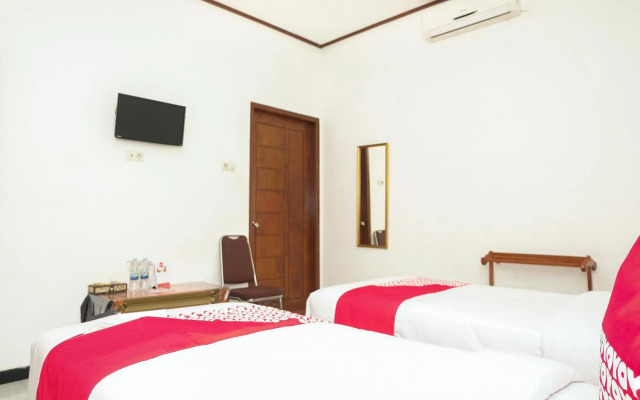 OYO 353 Loesje Guest House Syariah