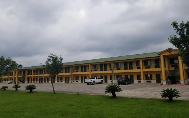 Scottish Inn & Suites