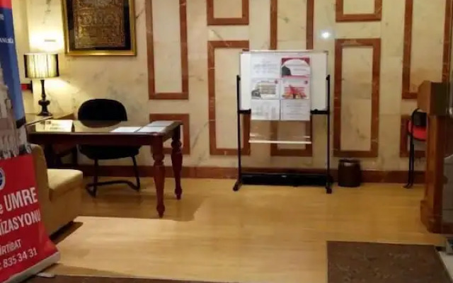 Qibla Manazeli