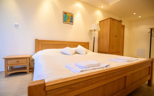 Parklands Hotel