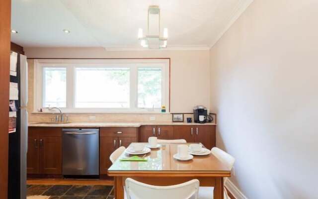 Beautiful Detached 6 Bedroom House