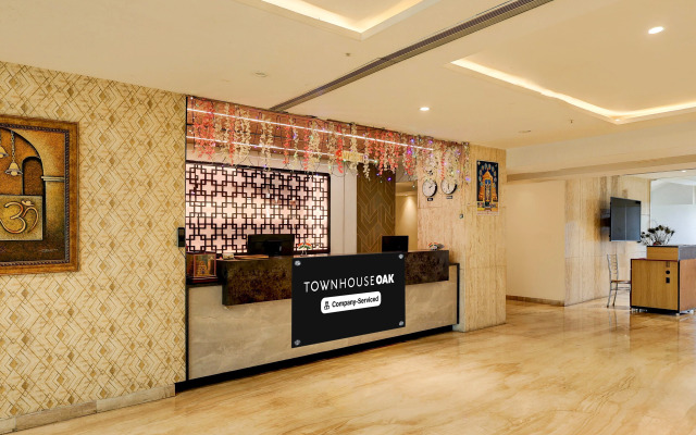 Townhouse Oak Hotel Madhuvan Grand