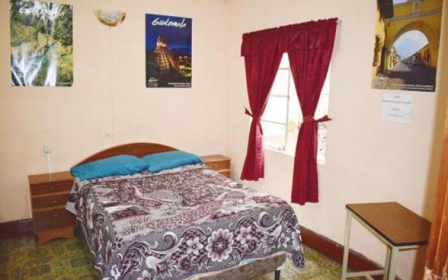 Hotel Estacion Gerona Bed & Breakfast