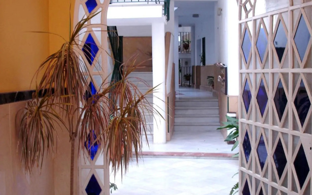 Archeros Oasis by Valcambre