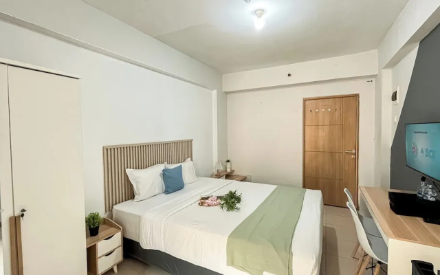 Basic Studio Room Apartment At Green Palm Residence