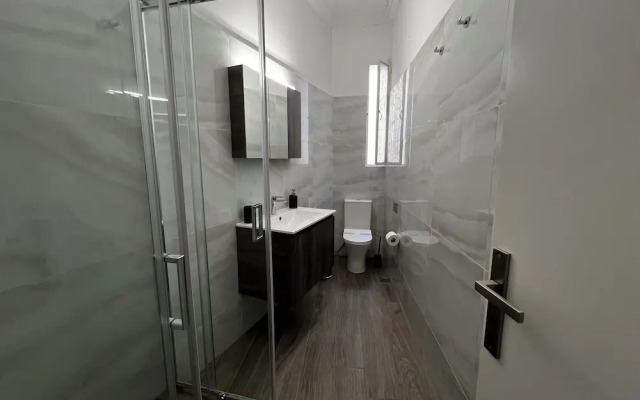 Caryatids Luxury Apartment