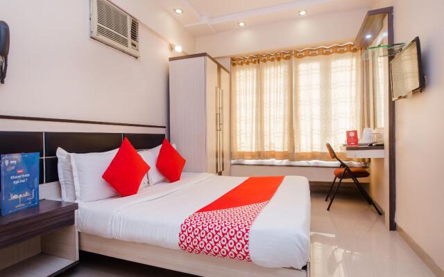 OYO 9849 Hotel Divine Residency